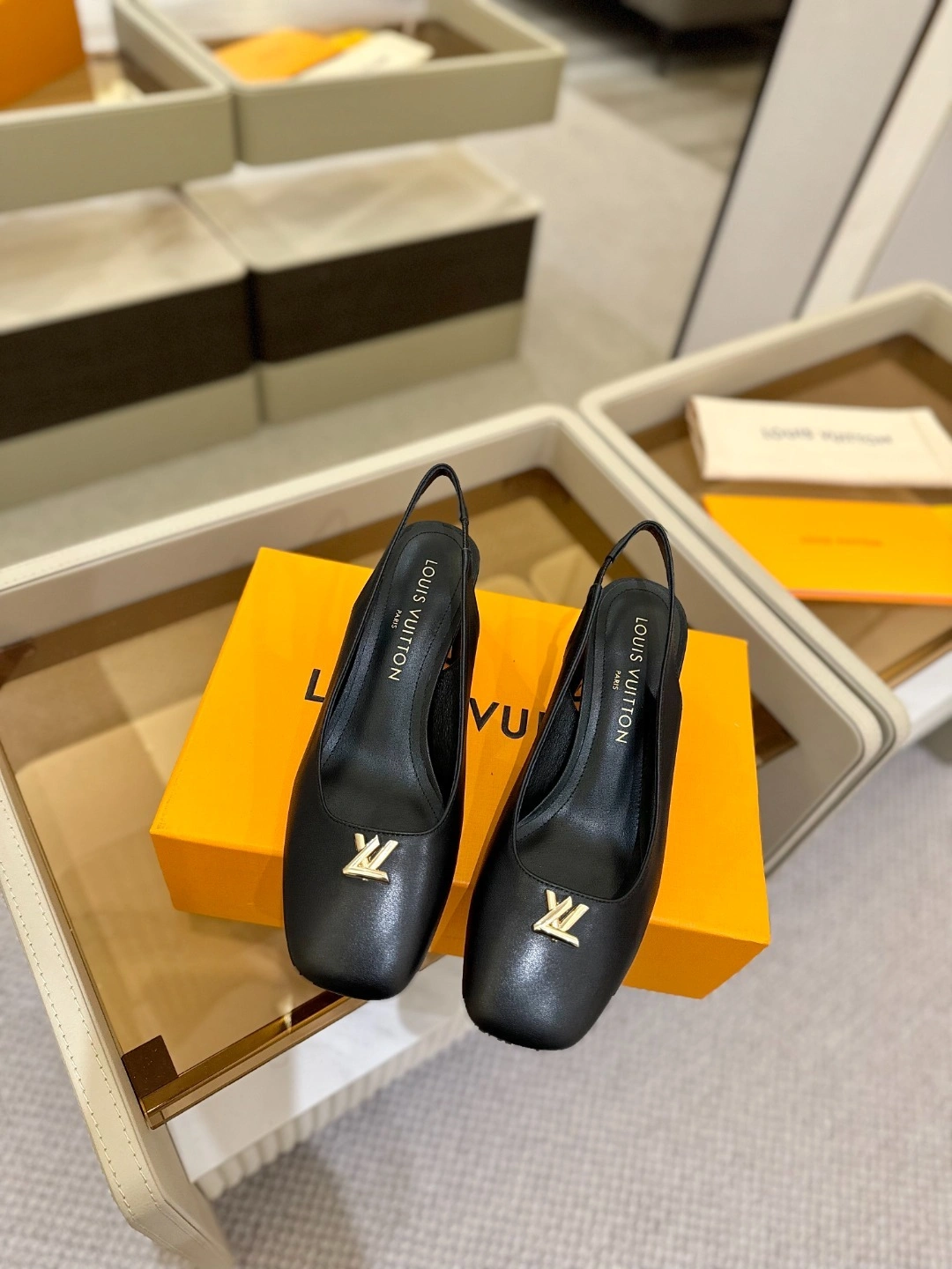 COCO-- 8V 1AGUCM Calfskin goatski Heel height：5.5CM item:E-X158D4129